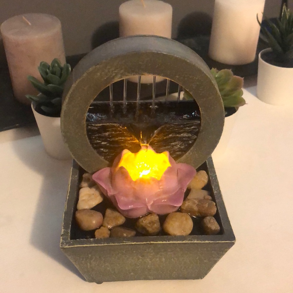 Water fountain that lights up